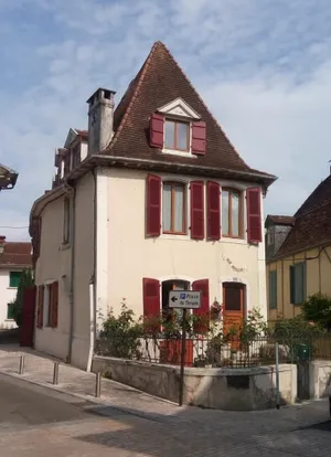Image of AUX ROSIERS