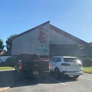 Image of HomeTowne Studios by Red Roof Buffalo - Niagara Airport
