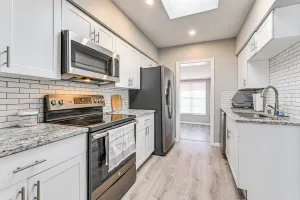 Image of Cozy Venice Hideaway ~ 3 Mi to Beach & Downtown!