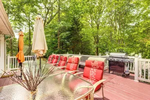 Image of Walk to Beach: Elegant Escape in Lusby!