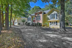 Image of Peaceful Dallas Home with Deck and Charcoal Grill