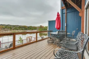 Image of Pet-friendly Pottsboro Townhome w\/ Lake Access!