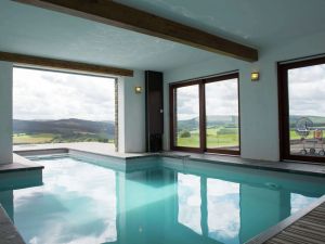 Image of Spacious and well cared for house with a panoramic