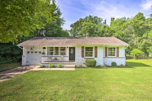 Image of Charming Country Cottage: 5 Mi to Downtown Tulsa!