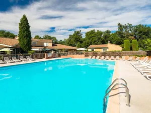 Image of Provencal-style maisonette with communal pool