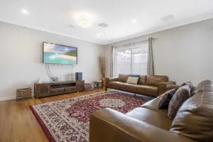 Image of Spacious 4-Bed House with Outdoor Area