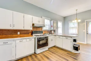 Image of Explore the Ozarks: Arkansas Family Home!
