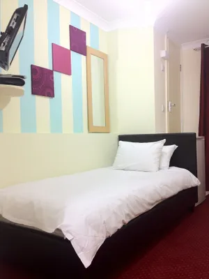 Image of City View Hotel - Roman Road Market