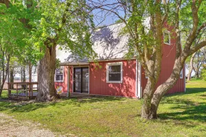Image of Hunt & Fish: Peaceful Country Escape in Chapman!