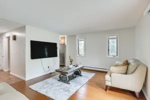 Image of Quaint Bristol Townhome ~ 14 Mi to West Hartford!