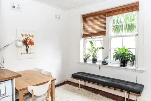 Image of Chic Quiet Apt Close to Everything H404