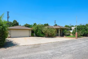Image of Spacious Retreat w Large Kitchen & Outdoor Patio