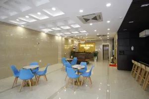 Image of Queen Central Hotel - Ben Thanh Market