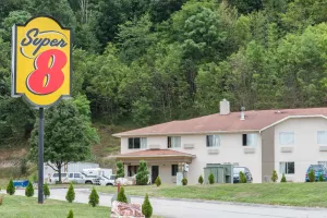 Image of Super 8 by Wyndham Pittsburgh/Monroeville