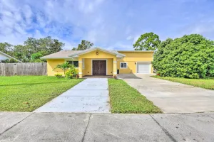 Image of 3 Mi to Dtwn Bradenton Home with Yard!
