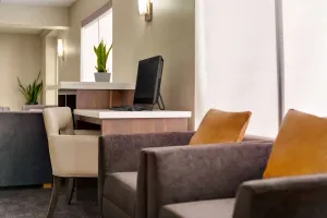 Image of La Quinta Inn by Wyndham Waldorf