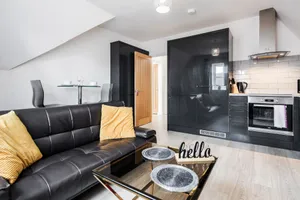 Image of Comfortable 2BR Apartment in Bedford