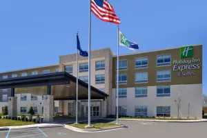 Image of Holiday Inn Express & Suites Farmington Hills - Detroit by IHG