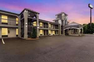 Image of Quality Inn - White House