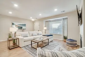 Image of Bright Helen Cottage: Walk to Town!