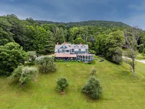 Image of Apple Tree Inn