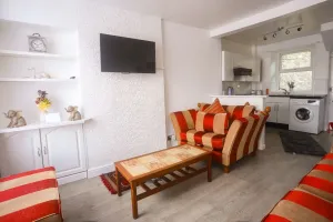 Image of 2-Bed Apartment Sleeps 6 8-min walk to Centre