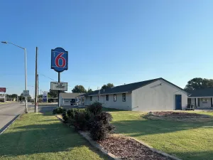 Image of Motel 6 Ponca City, OK