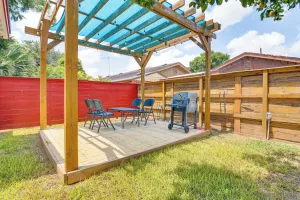 Image of 2 Mi to Family Attractions: Brownsville Cottage!
