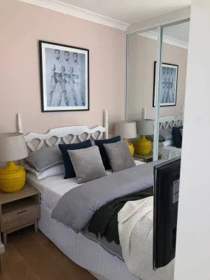 Image of Sun-Drenched 1 Bed Studio Apartment In Newtown
