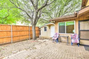 Image of Family-Friendly Dallas Townhouse with Private Patio!