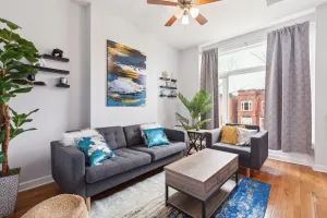 Image of Comfortable Condo In The Heart Of Bronzeville 4 Bedroom Condo by RedAwning
