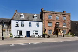 Image of The Ilchester Arms Hotel, Ilchester Somerset