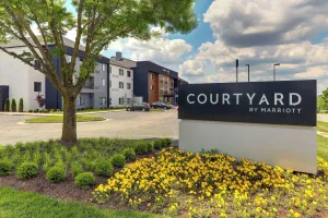 Image of Courtyard Lexington South/Hamburg Place