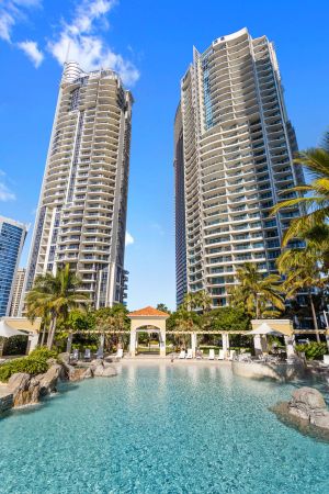 Image of Chevron Renaissance - HR Surfers Paradise