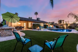 Image of Palm Tree Paradise Heated spa Pool Firepit