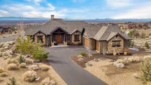 Image of Heritage by Avantstay Luxe Oregon Retreat + Deck