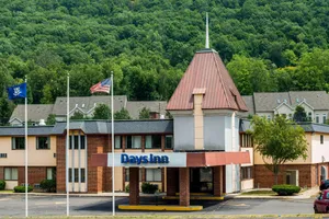 Image of Days Inn by Wyndham Berlin Meriden