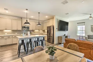 Image of 7 Mi to Lewisville Lake: Family Townhome in Frisco