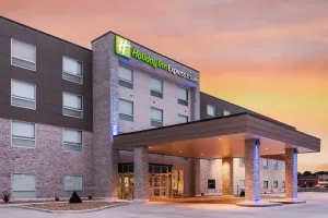Image of Holiday Inn Express & Suites West Plains Southwest by IHG