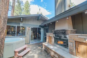 Image of Moonridge Manor - Very lovely cabin in a quiet neighborhood with an amazing hot tub!