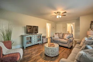 Image of Idyllic Getaway with Deck about 4 Mi to Dtwn Athens