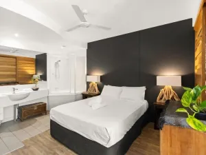 Image of Casuarina Apartment, 200m from the Beach!