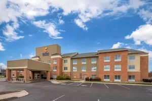 Image of Comfort Inn & Suites Akron South