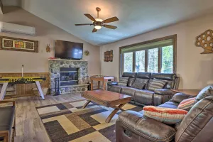 Image of 3 Mi to Kalahari Pocono Mountain Home with Fire Pit