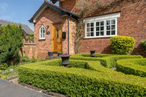 Image of Beautiful Country Cottage for up to 8 in Wolverhampton