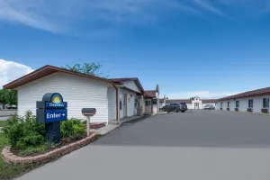Image of Days Inn by Wyndham Jamestown