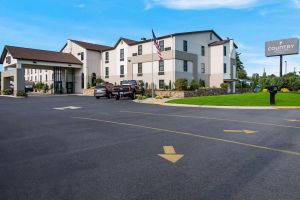 Image of Country Inn & Suites by Radisson, Grandville-Grand Rapids West, MI