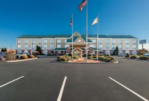 Image of Country Inn & Suites by Radisson, Findlay, OH