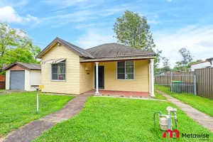 Image of MetaWise Parramatta Cozy Room with Furniture WIFI