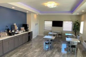 Image of Days Inn by Wyndham Troy IL